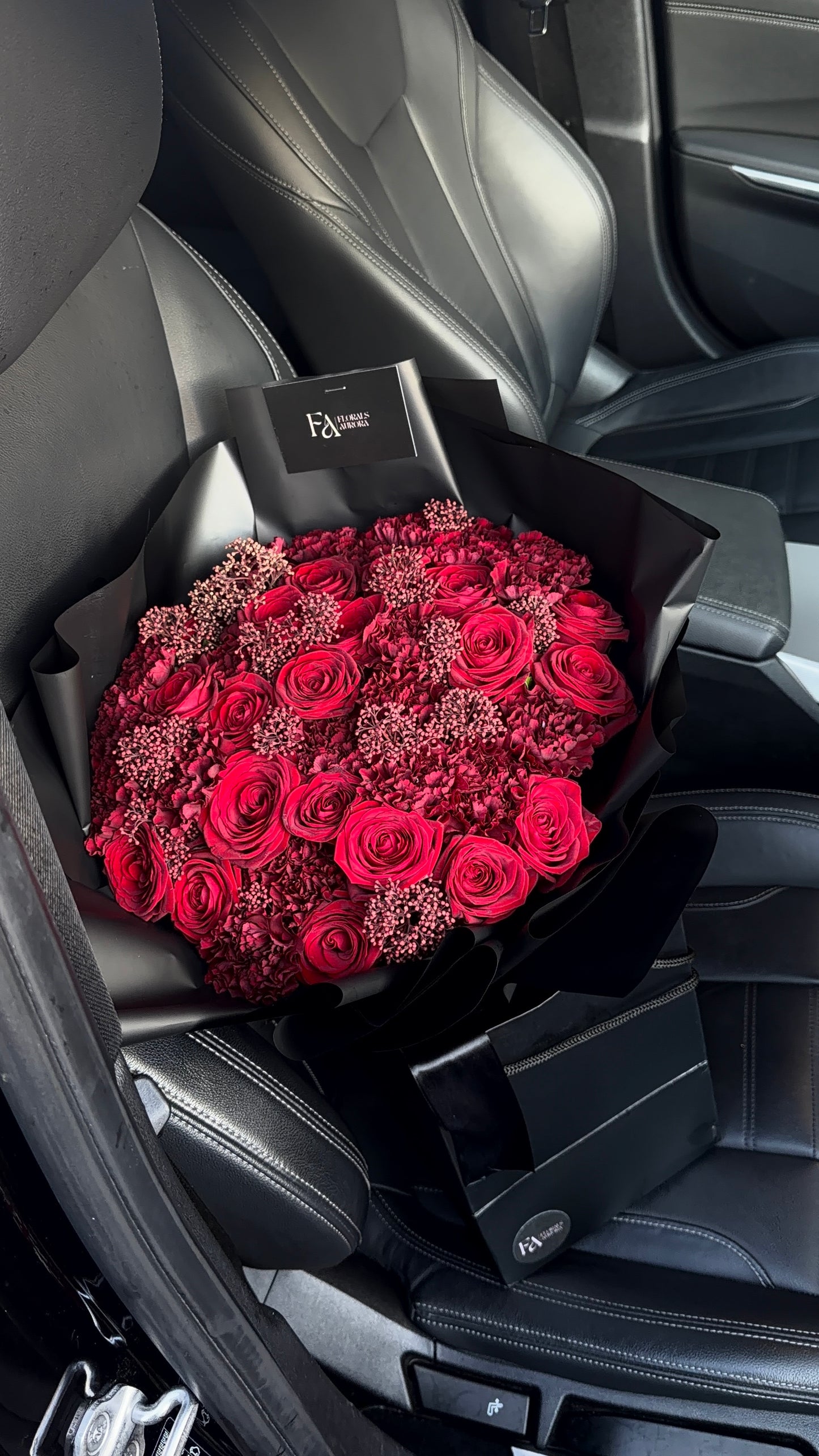 Mixed red rose bouquet